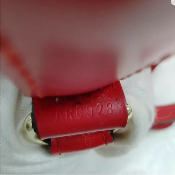 Louis Vuitton Petit Noe Red Epi Leather Vintage Shoulder Bag - Picture 14 of 15